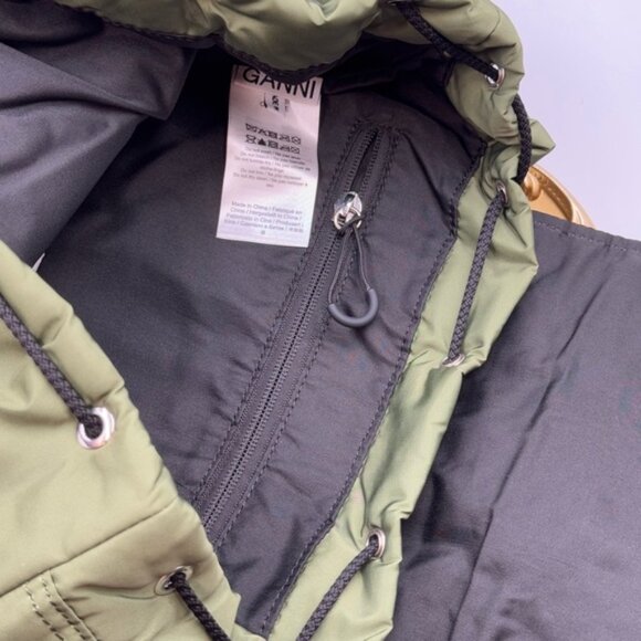 🆕 GANNI 🧿 NWT Recycled Tech Backpack, Kalamata Green & Purple/Pink - Picture 10 of 11